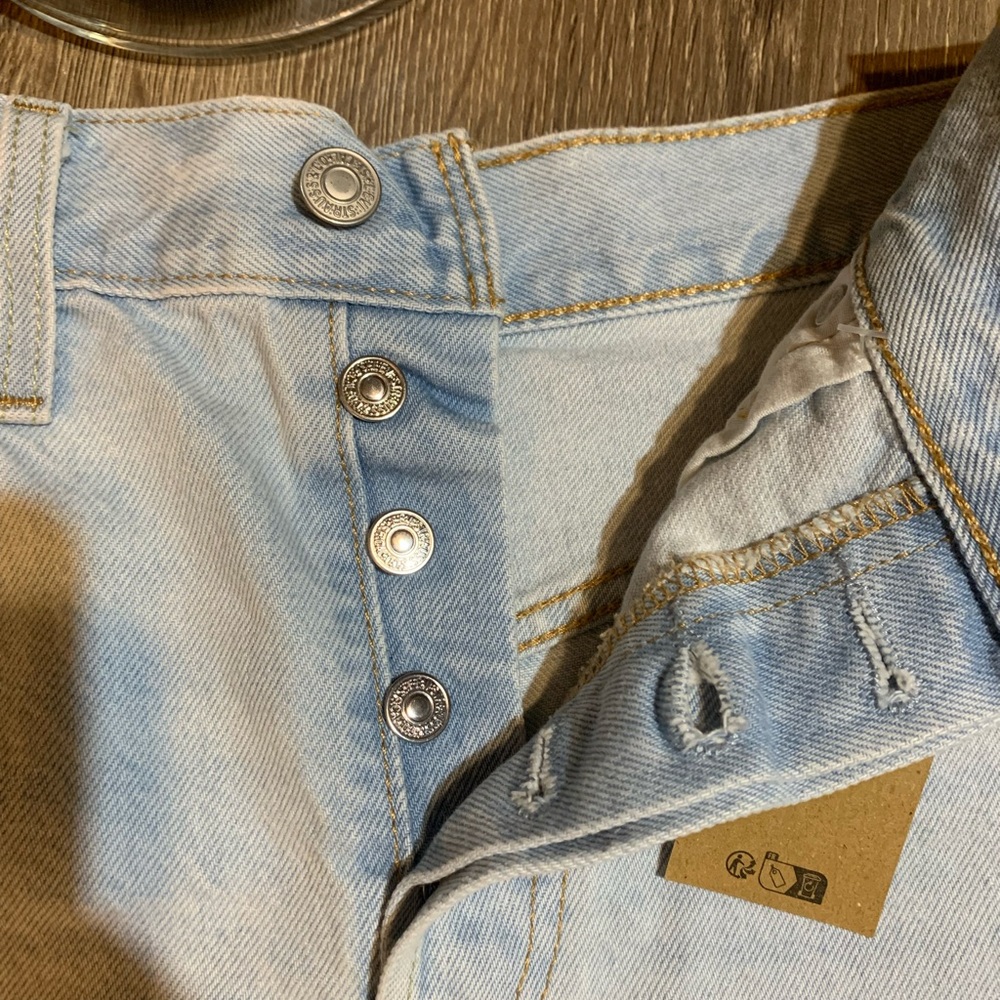 Levi's  High-Rise 501 Original Button-Fly Shorts in Micro Vibes Size 29 NWT - Picture 5 of 9